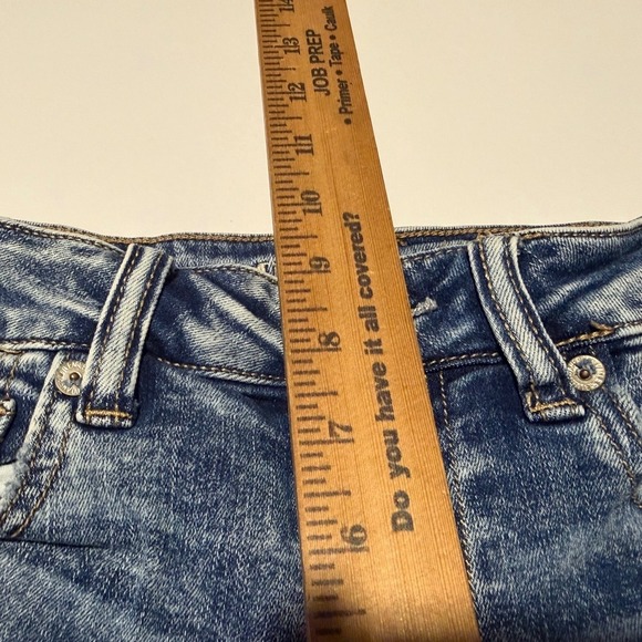 American Eagle Ne(x)t Level Stretch Distressed Denim Shorts Blue Womens Size 6 - Picture 6 of 8